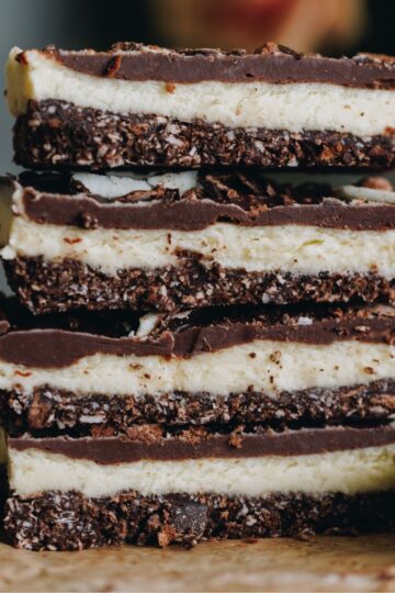 Four mint slices stacked on each other, on brown baking paper.
